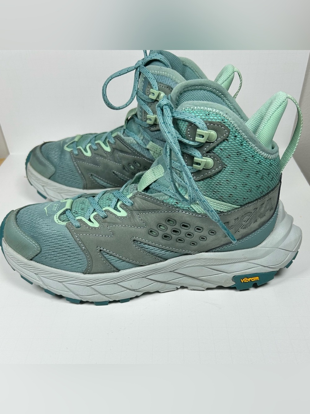 HOKA Women's Anacapa Breeze Mid hiking boots in the Trellis/Mist Green colorway - Picture 2 of 11